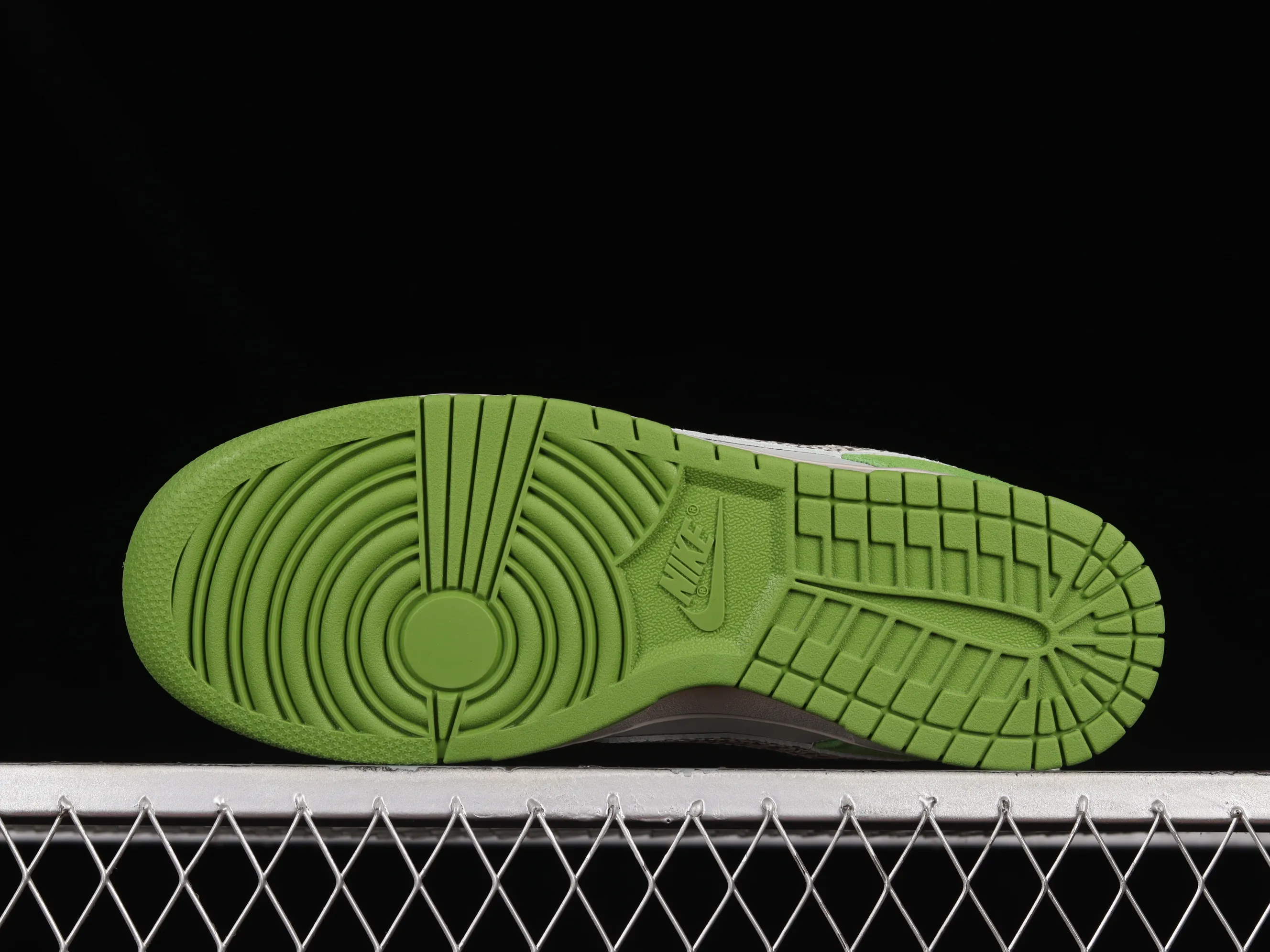 All categories Nk SB Dunk series Nk SB Dunk Low low-top sneakers F version Nk Dunk Low "Safari Swoosh" hunting style SB low-top sports and leisure sneakers DR0156-300